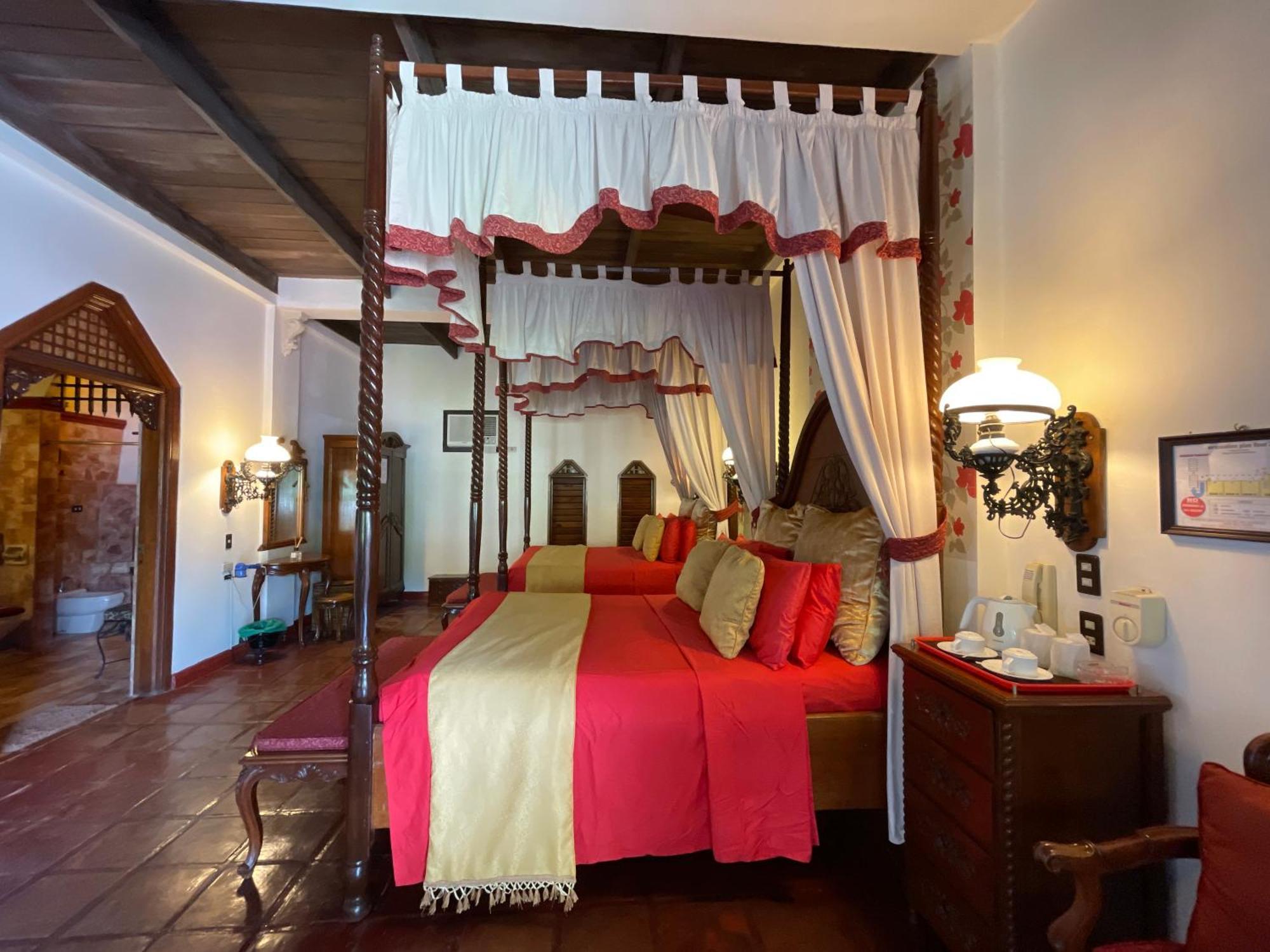 Tropicana Castle Dive Resort Powered By Cocotel Puerto Galera Chambre photo