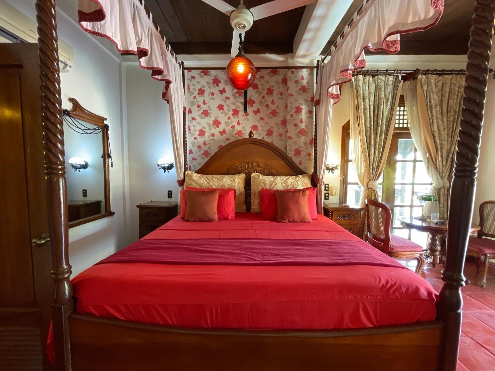 Tropicana Castle Dive Resort Powered By Cocotel Puerto Galera Chambre photo