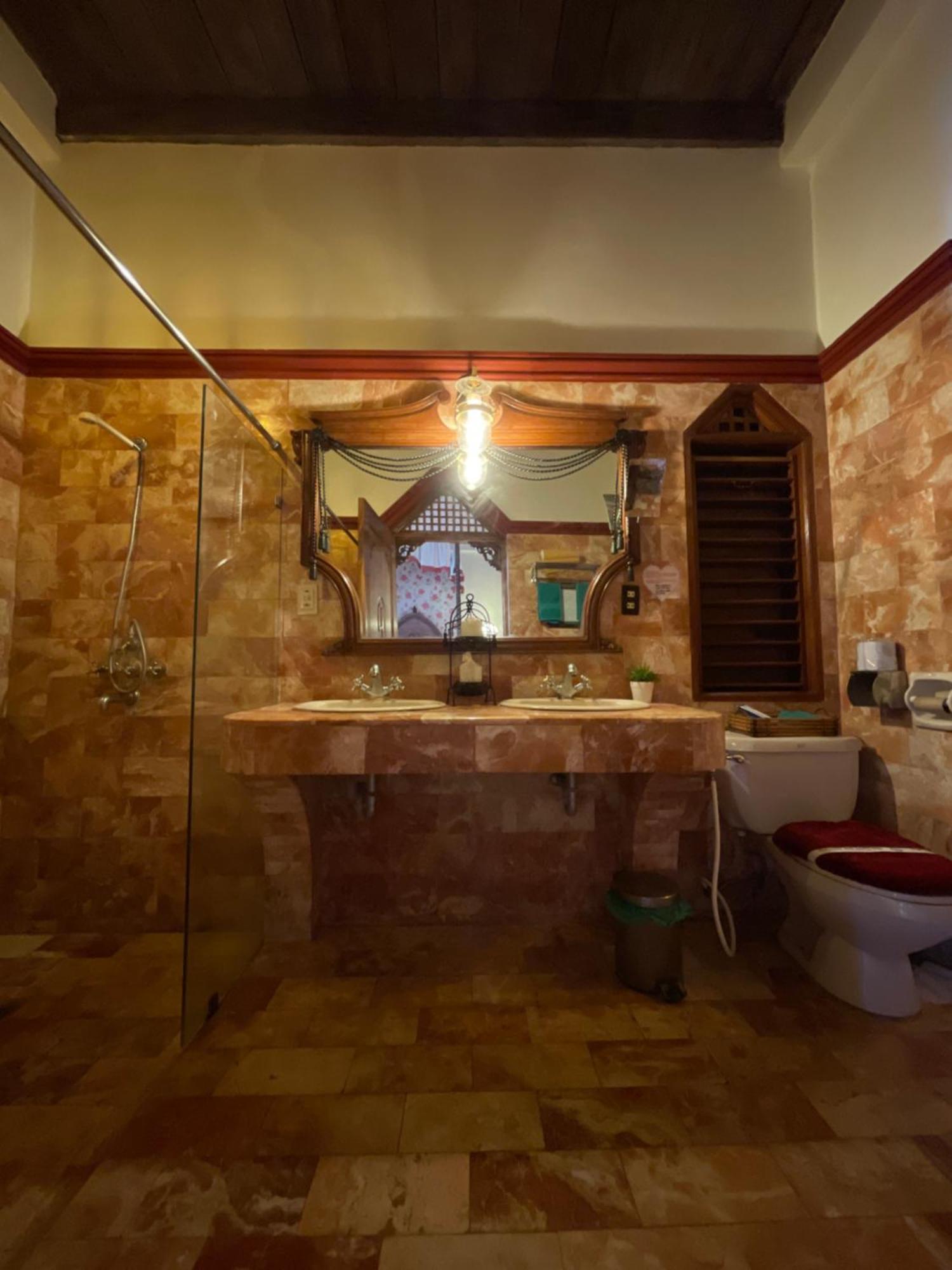 Tropicana Castle Dive Resort Powered By Cocotel Puerto Galera Chambre photo