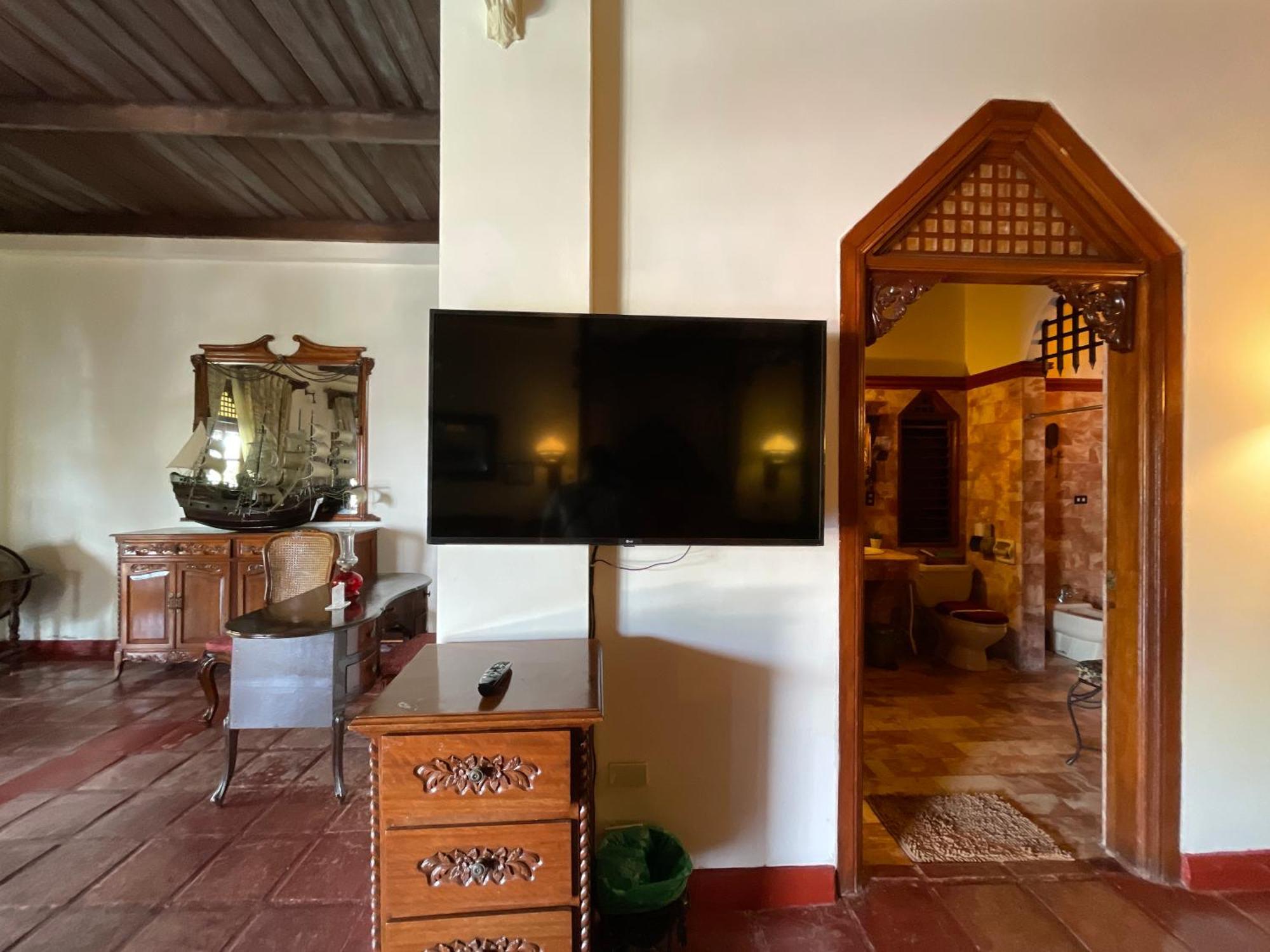 Tropicana Castle Dive Resort Powered By Cocotel Puerto Galera Chambre photo