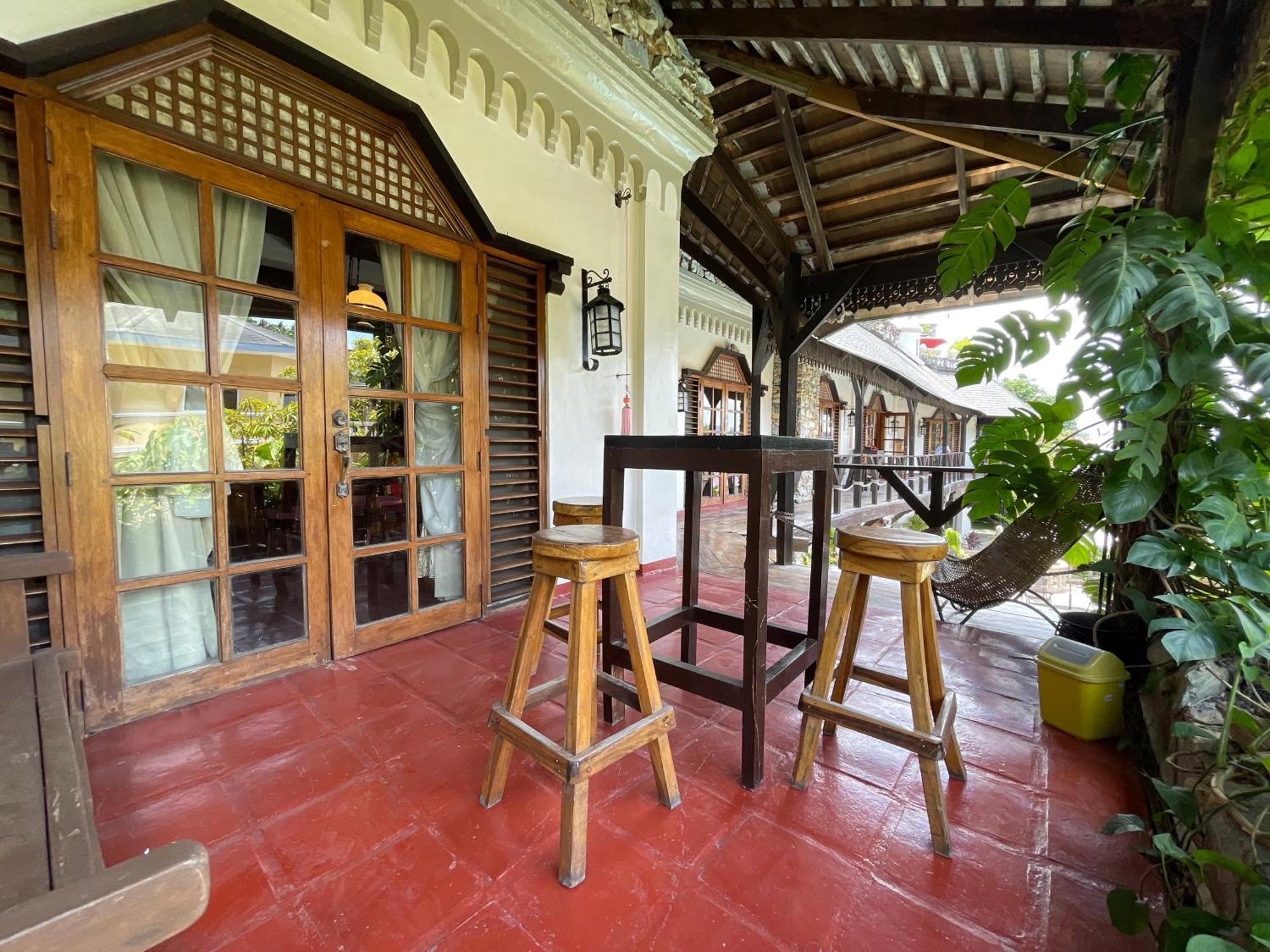 Tropicana Castle Dive Resort Powered By Cocotel Puerto Galera Chambre photo