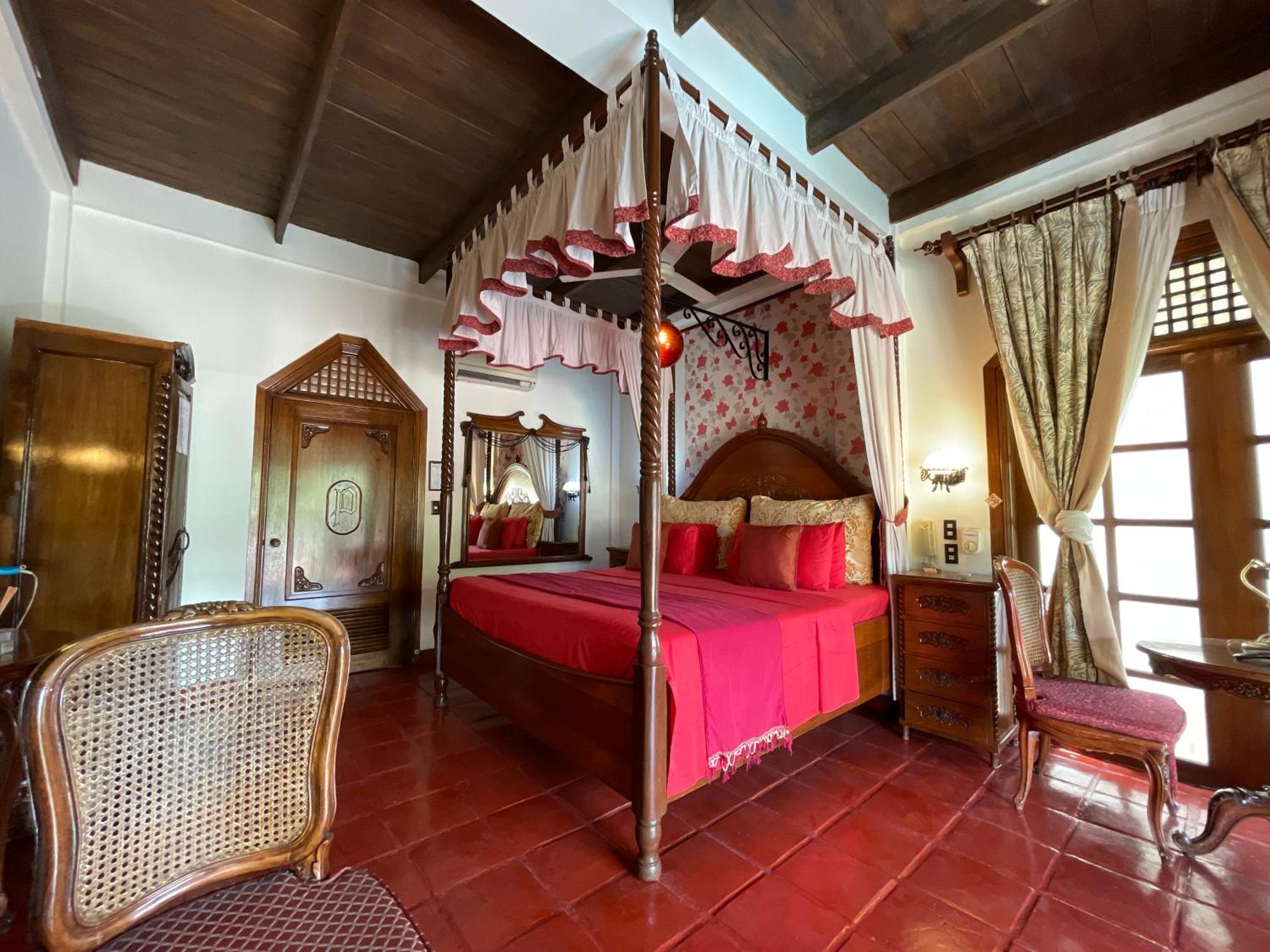 Tropicana Castle Dive Resort Powered By Cocotel Puerto Galera Chambre photo